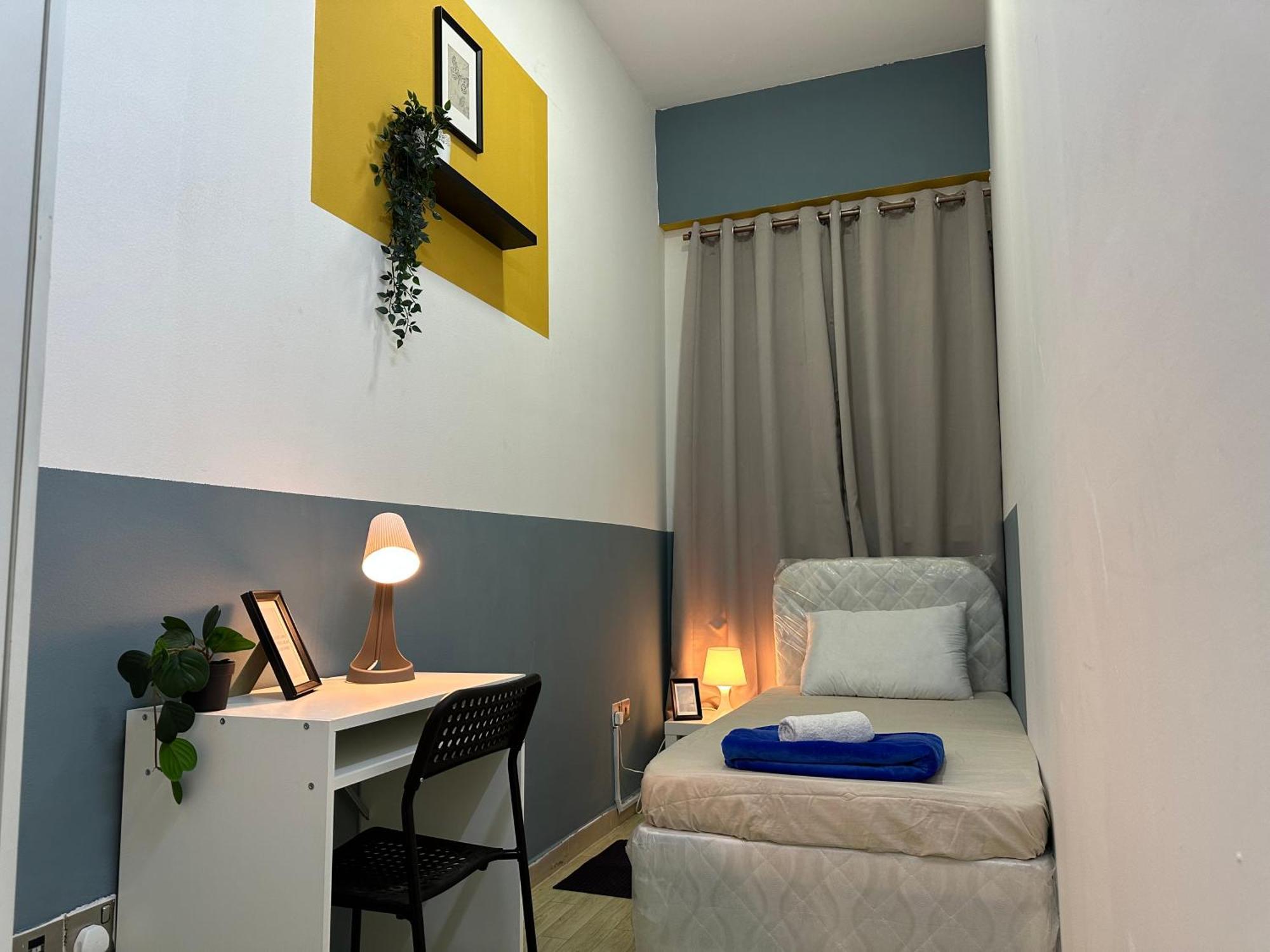 Homestay Spacious Mini Partition Near Emirates Mall