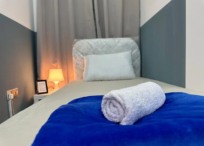Spacious Mini Partition Room Near Emirates Mall