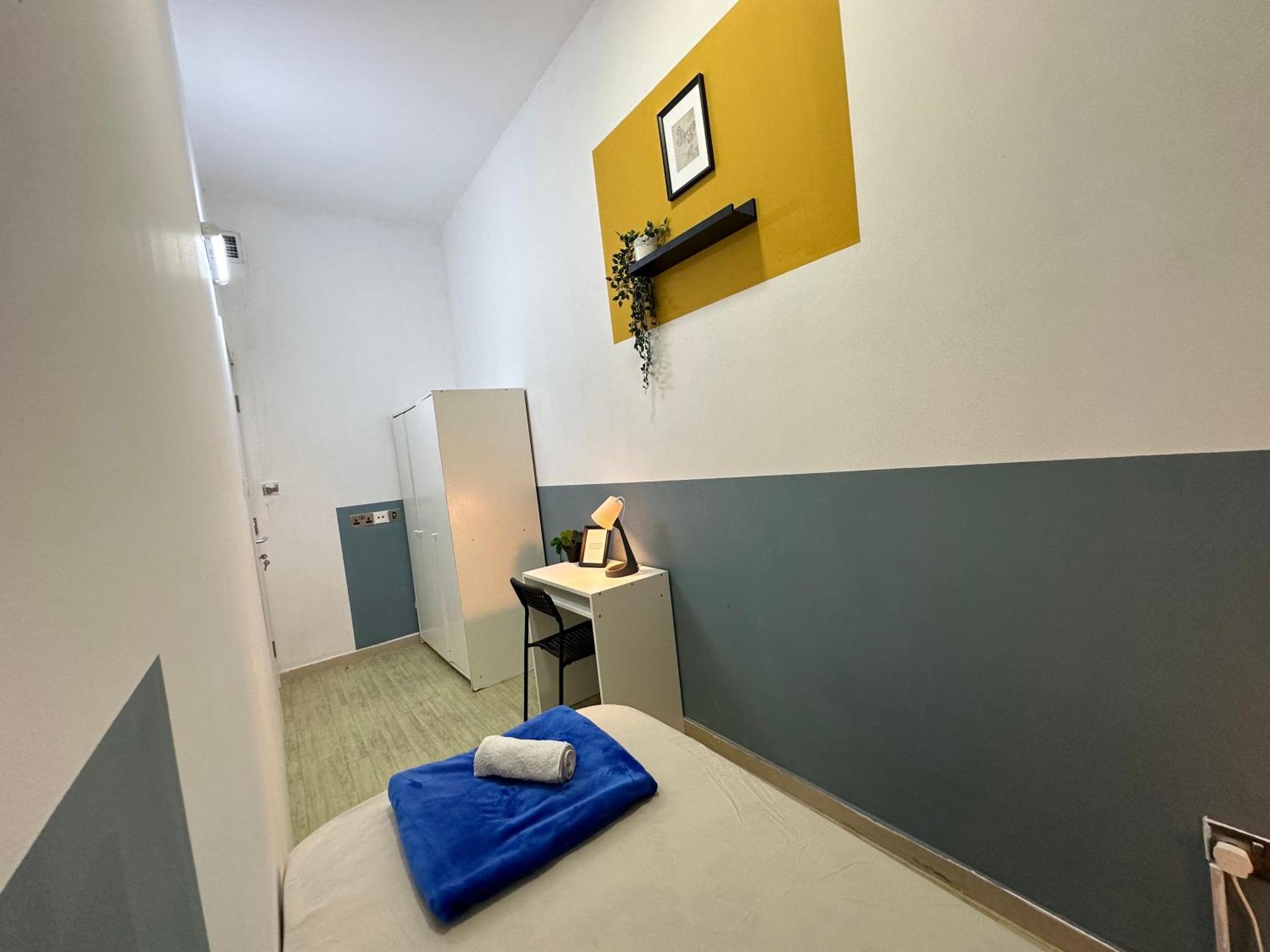 Spacious Mini Partition Near Emirates Mall *
