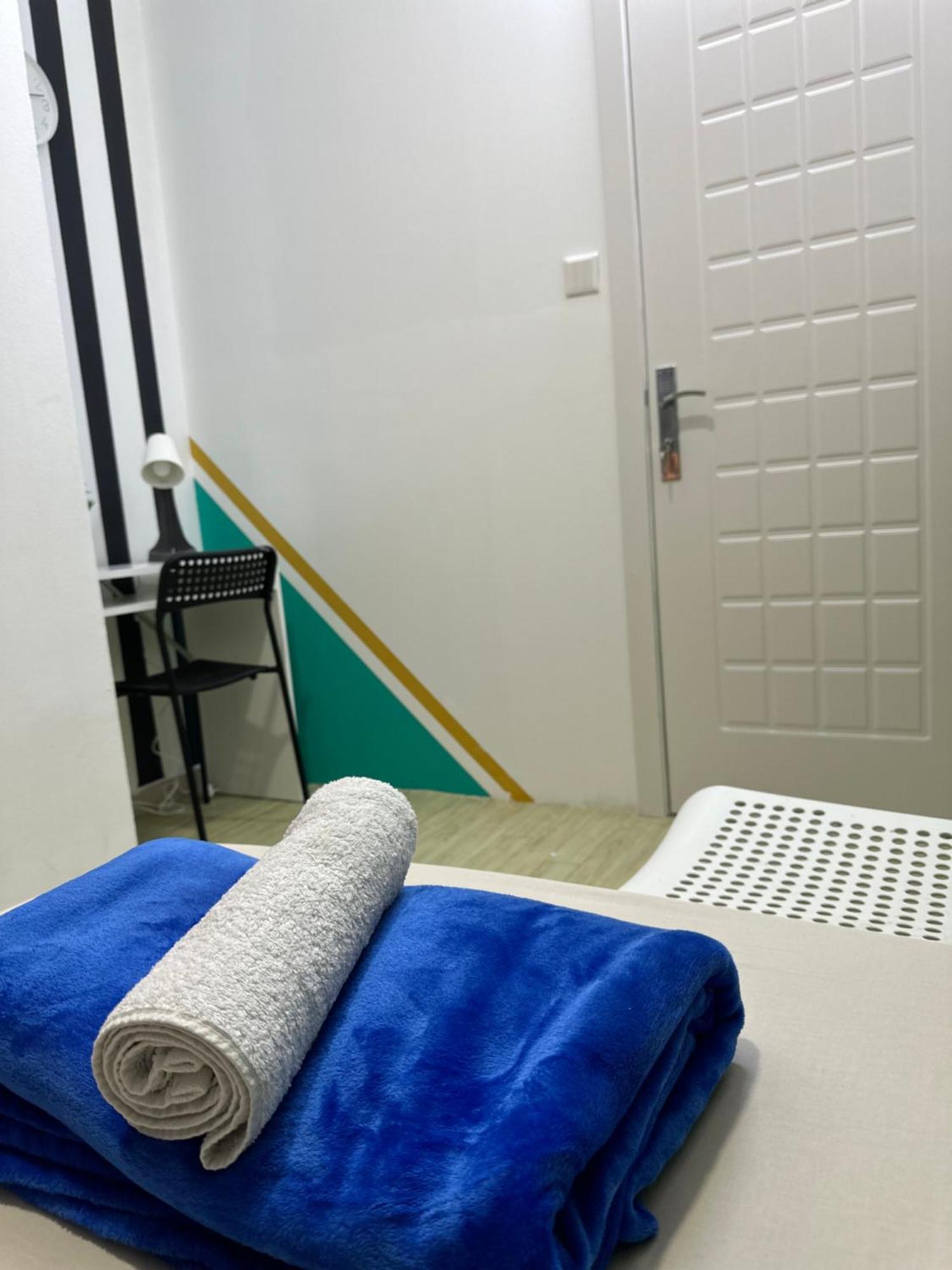 Spacious Mini Partition Near Emirates Mall * Dubai