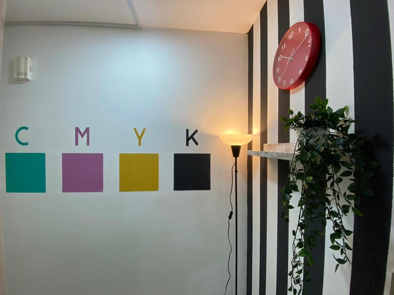 Spacious Mini Partition Near Emirates Mall Dubai
