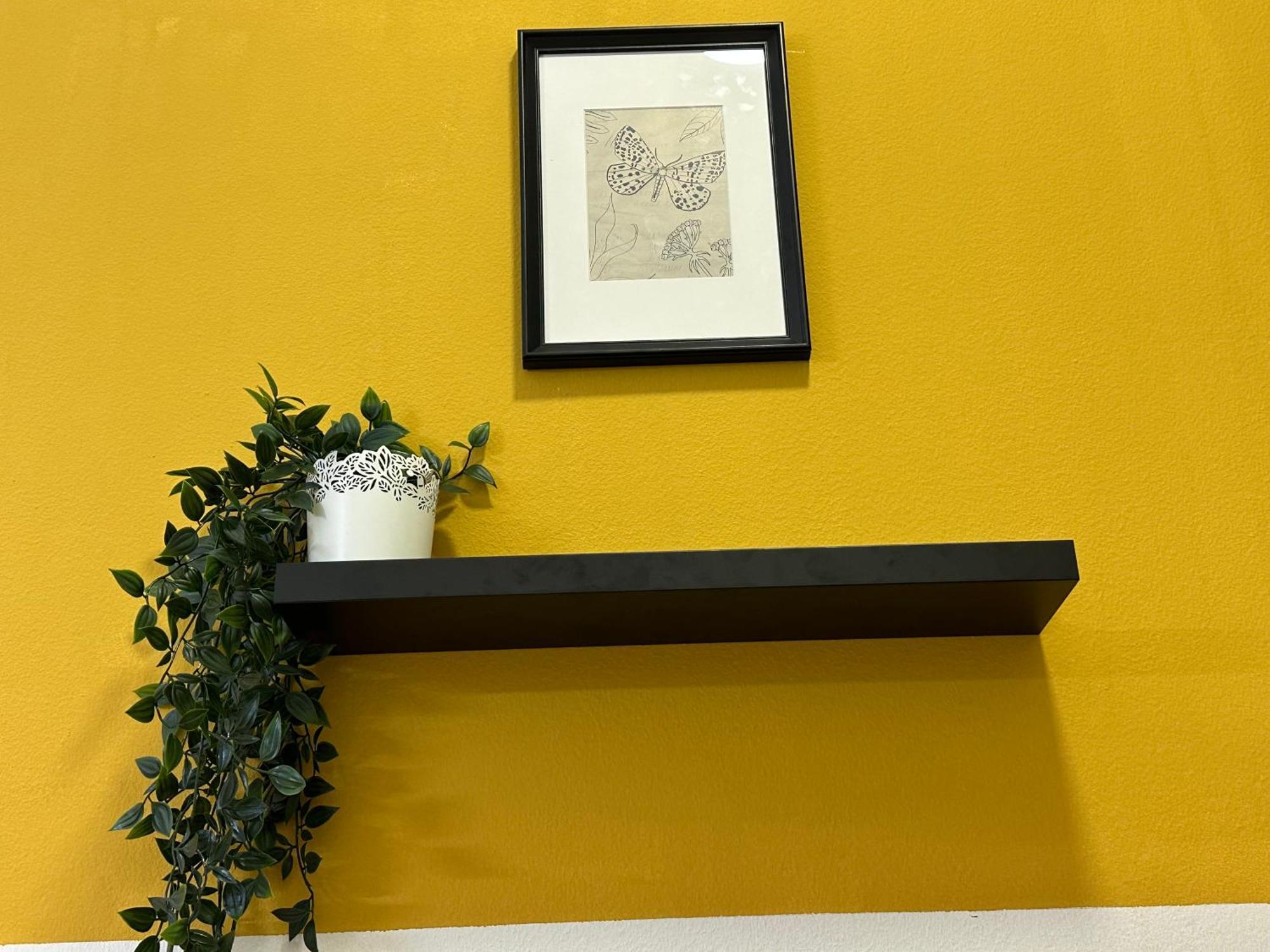 Spacious Mini Partition Near Emirates Mall * Dubai