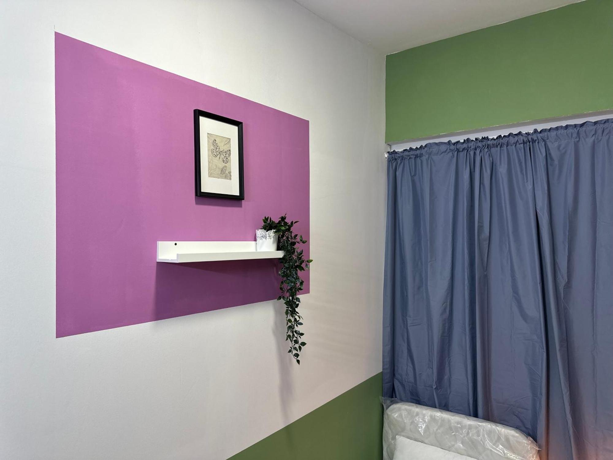 Spacious Mini Partition Near Emirates Mall
