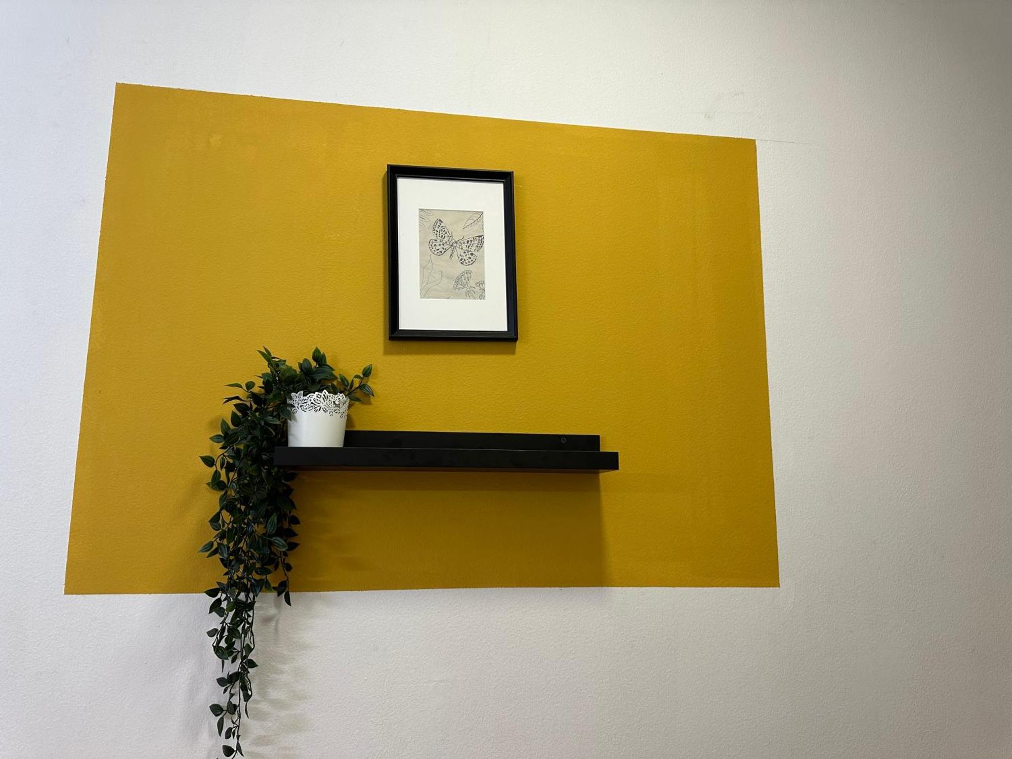Spacious Mini Partition Near Emirates Mall Homestay Dubai