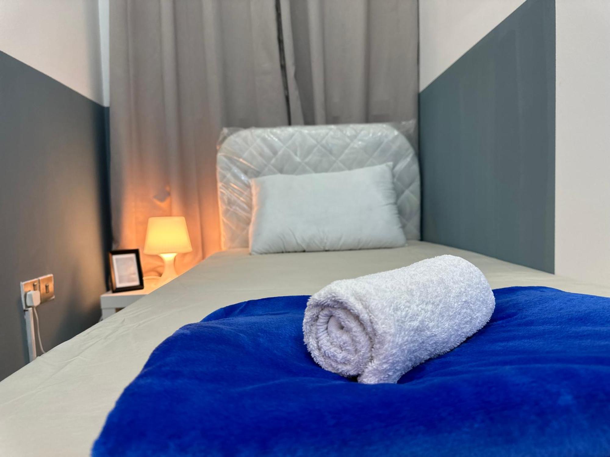 Homestay Spacious Mini Partition Near Emirates Mall Dubai