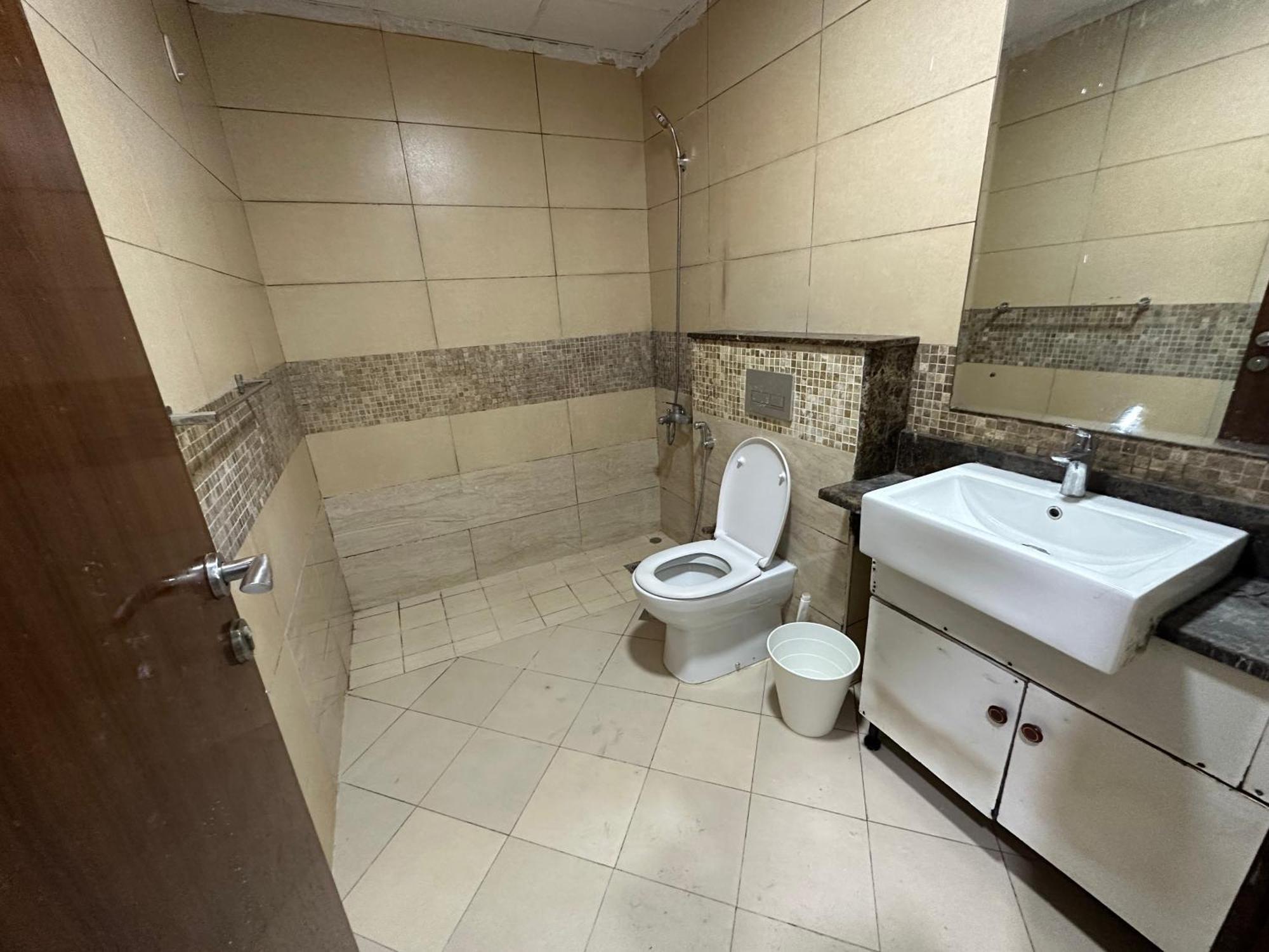 Spacious Mini Partition Near Emirates Mall Dubai